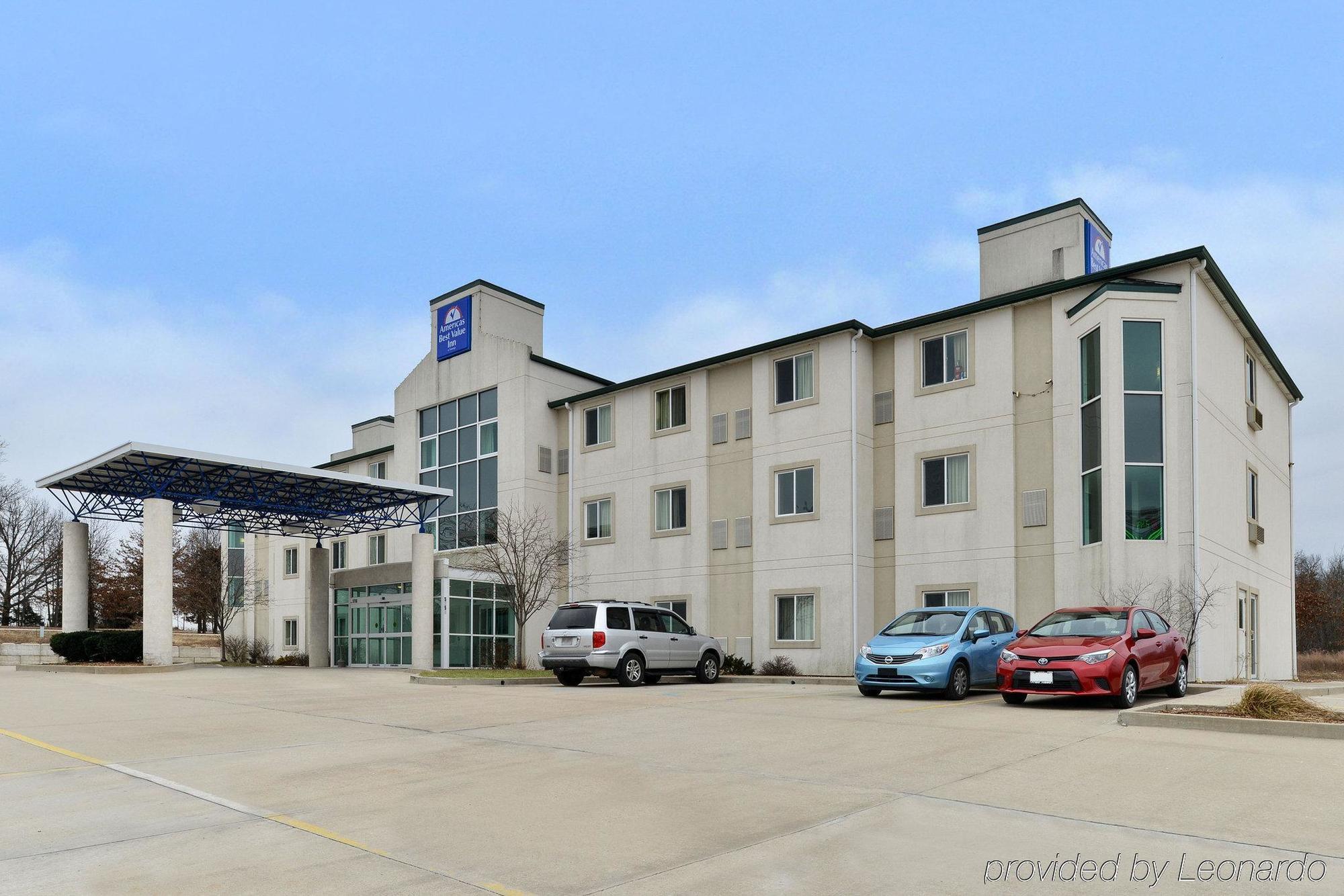 Baymont By Wyndham Kingdom City Ngoại thất bức ảnh