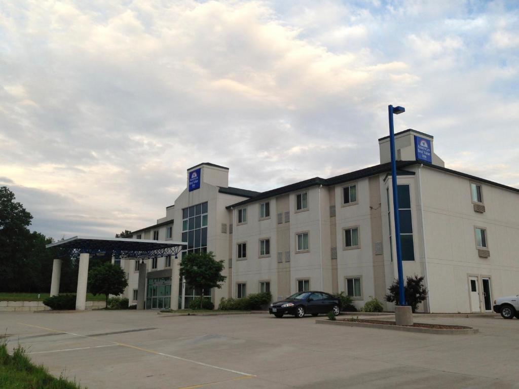 Baymont By Wyndham Kingdom City Ngoại thất bức ảnh